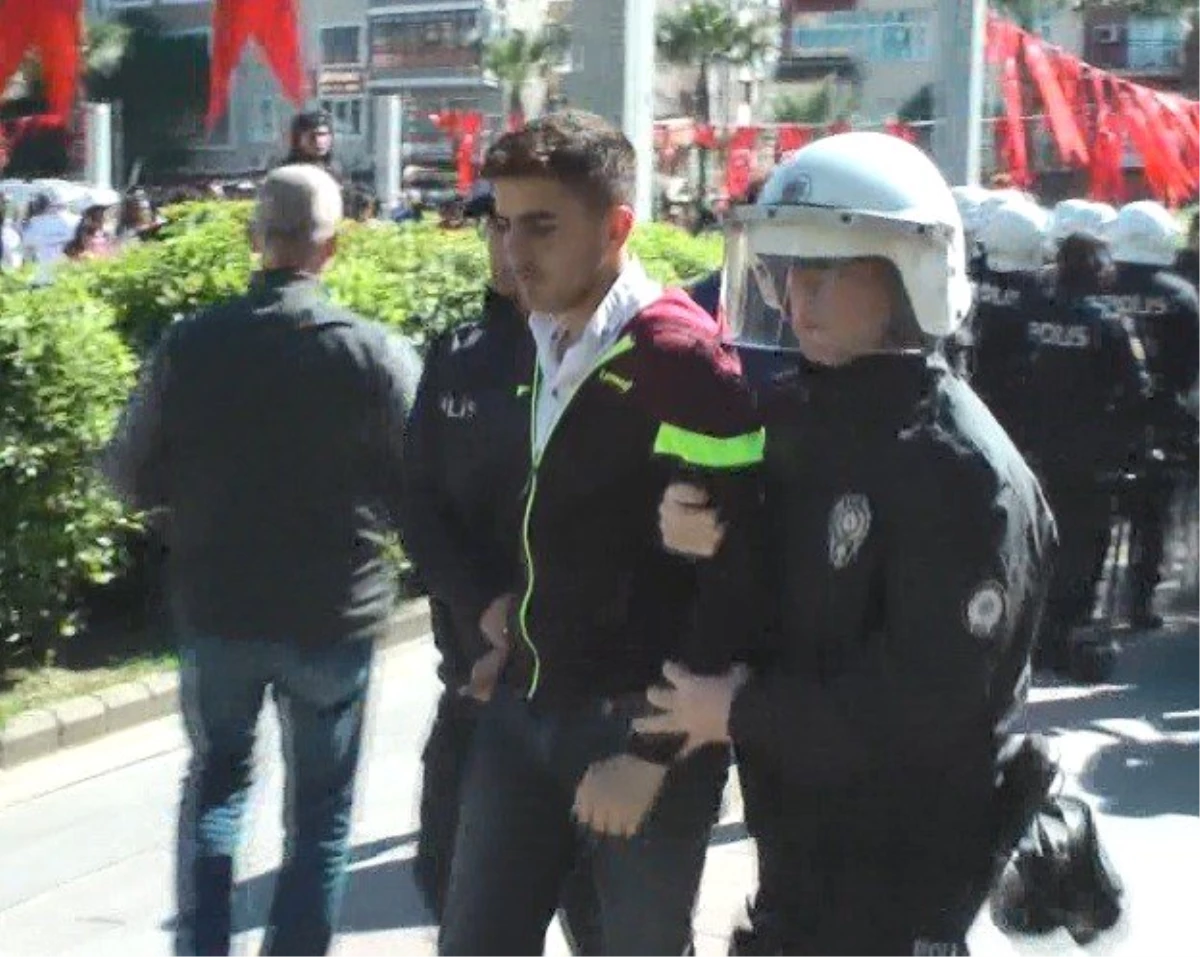Çanakkale\'de 1 Mayıs Kutlamaları Sonunda 3 Gözaltı