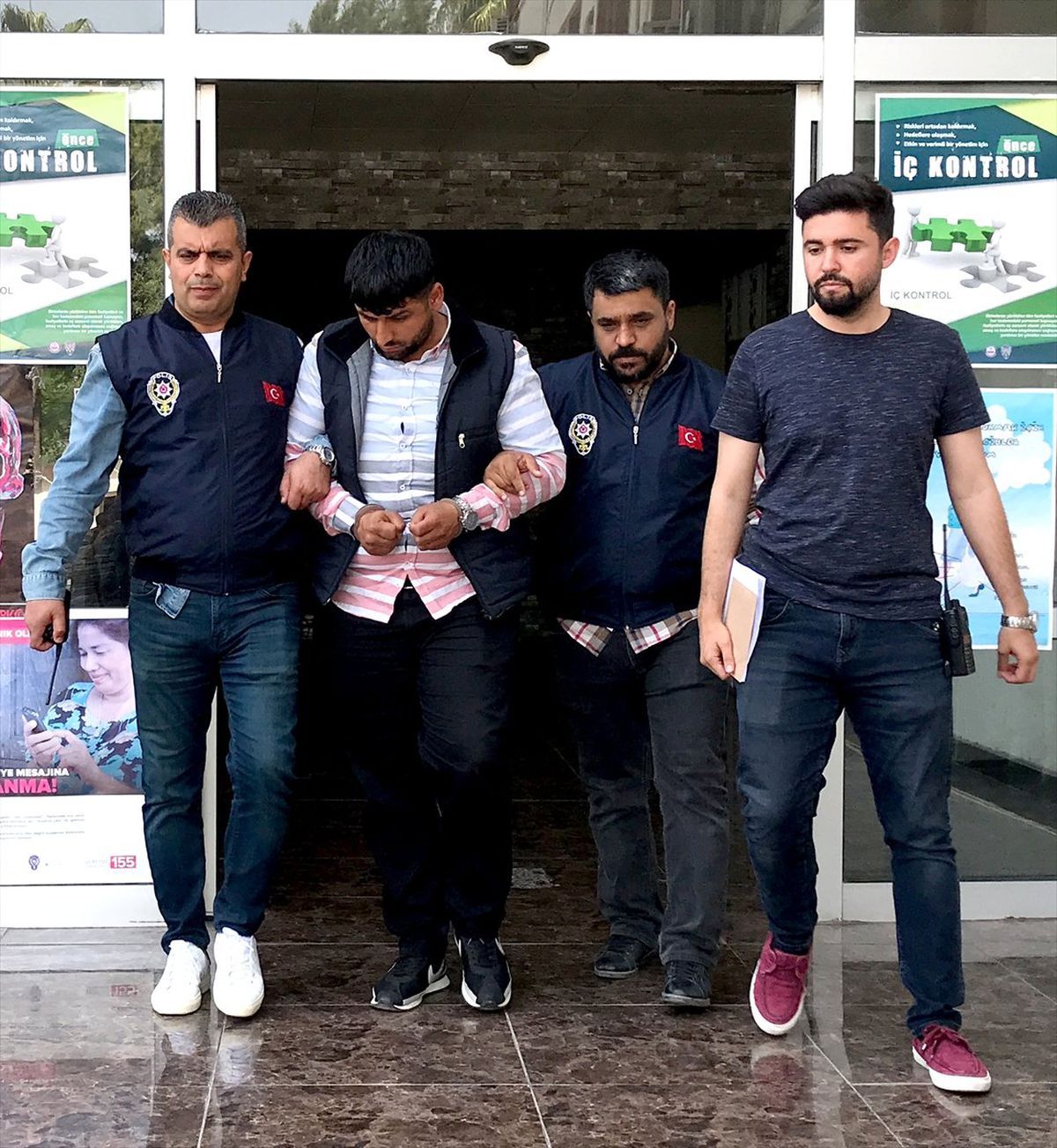 Çocuklara Kapkaççılık Yaptırdığı İddia Edilen Zanlı Tutuklandı