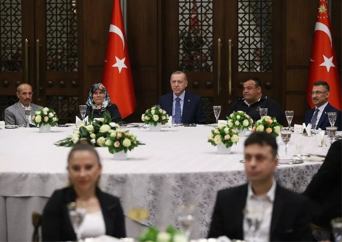 Cumhurbaşkanı Erdoğan, İşçilerle Bir Araya Geldi