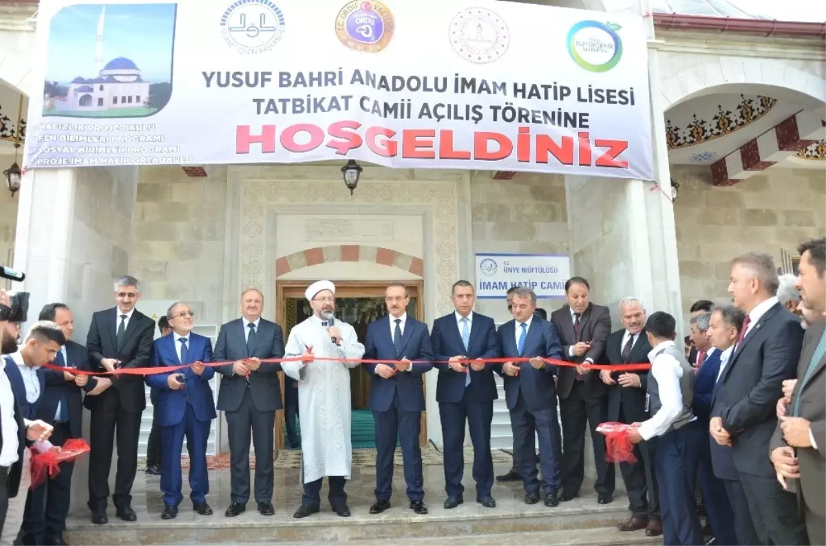 Diyanet İşleri Başkanı Erbaş: "Öğrencilerimiz Mihrabı, Minberi Süslesinler"