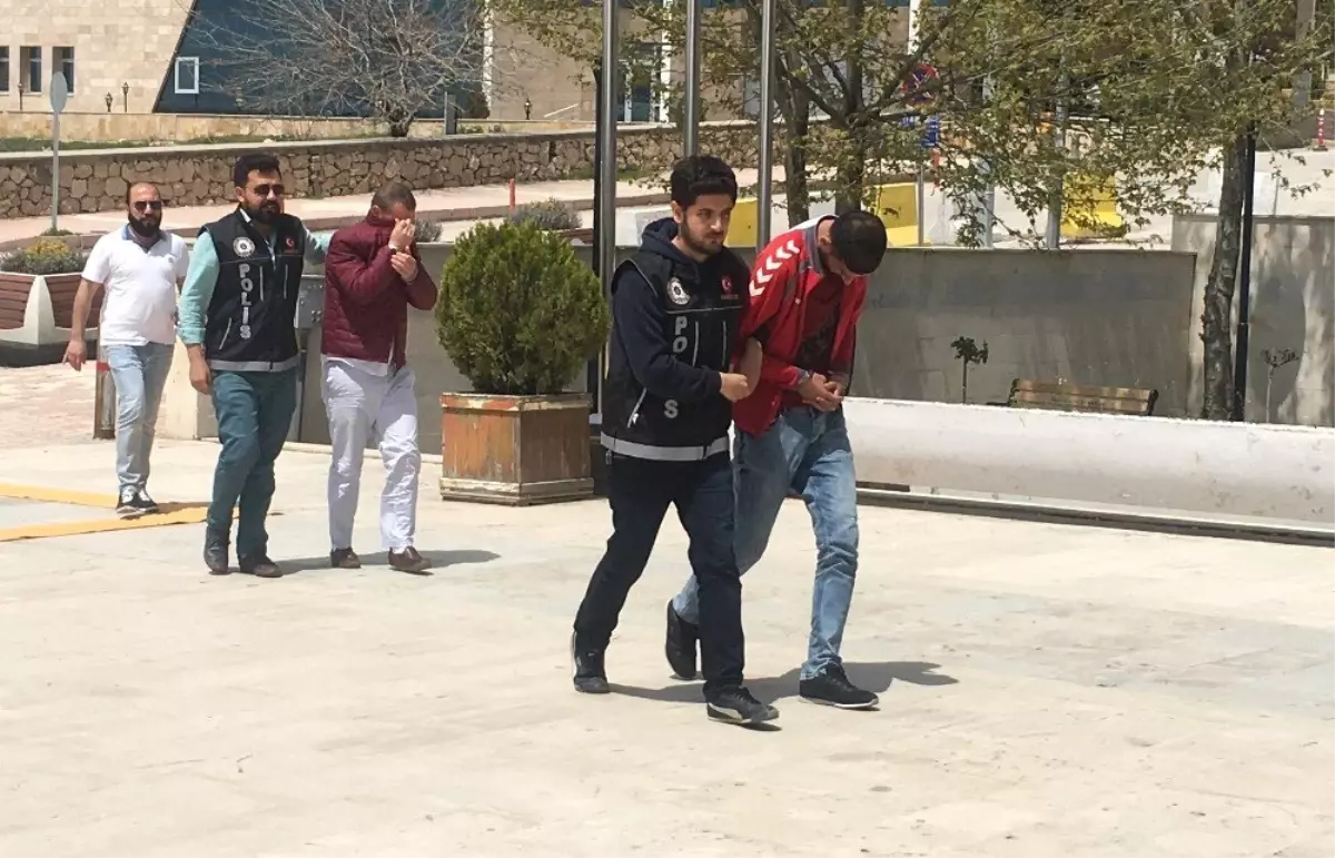 Elazığ\'da Uyuşturucu Operasyonu: 2 Gözaltı