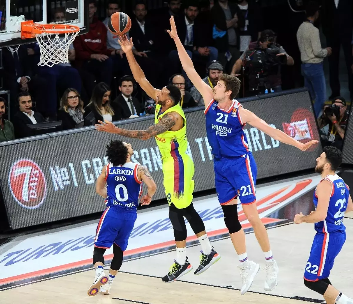 Final-Four\'da Türk Derbisi: \'Fenerbahçe - Anadolu Efes\'