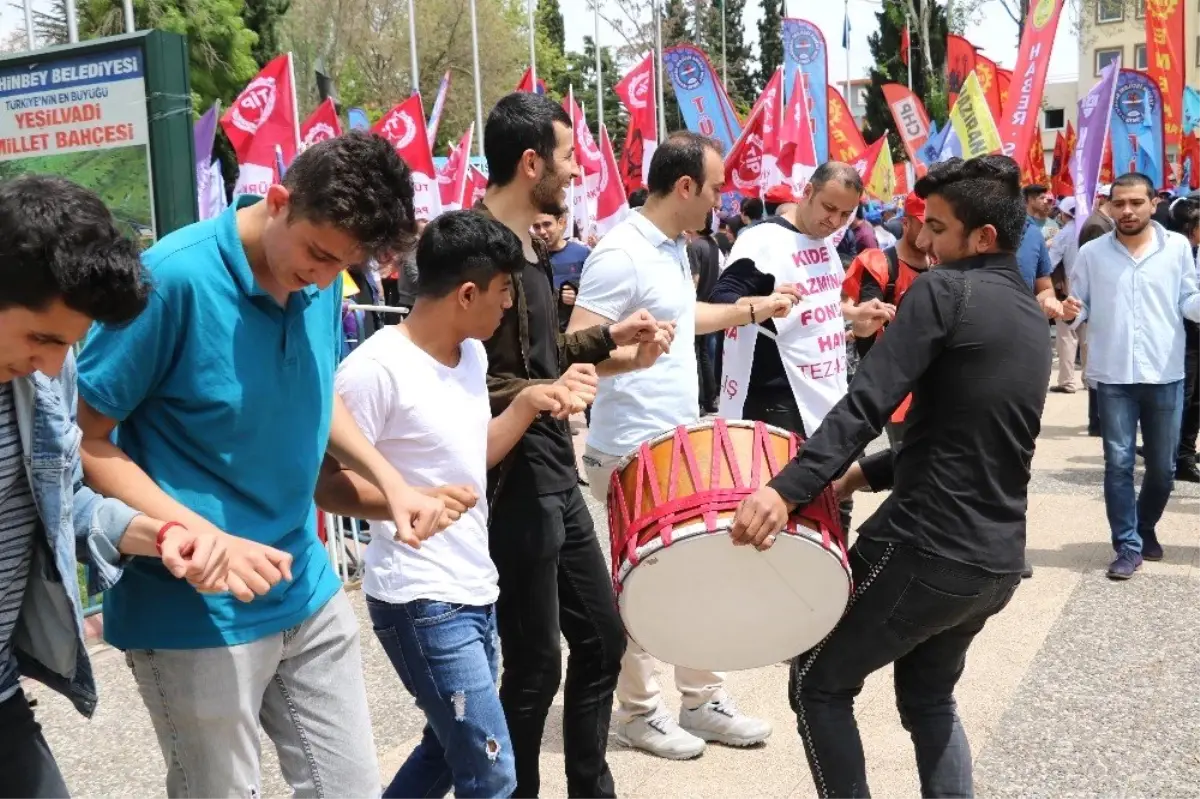 Gaziantep\'te 1 Mayıs Halaylarla Kutlandı