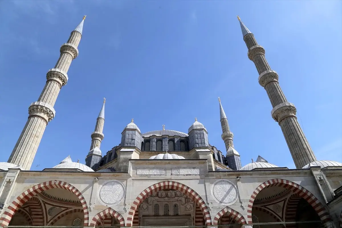 Huzur ve Bereket Ayı Ramazan - Selimiye Camisi Ramazana Hazırlanıyor