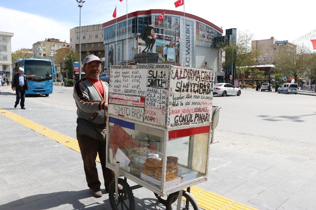 İşçi Bayramında Çalışan İşçiler