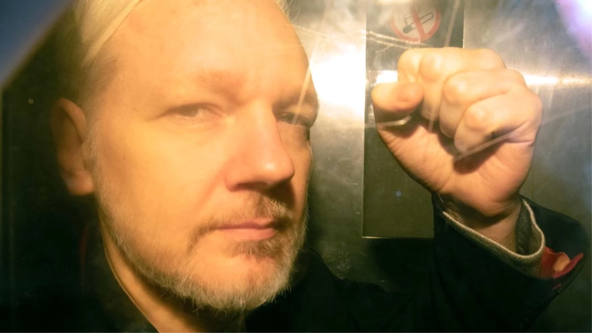 Julian Assange: Wikileaks\'in Kurucusu Londra\'da 50 Hafta Hapis Cezasına Çarptırıldı