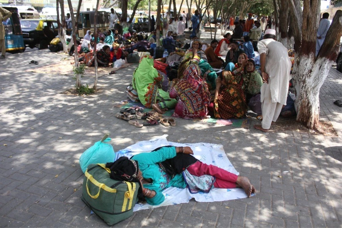 Karaçi\'de Sıcaklık Artışı Yüzünden Acil Durum İlan Edildi