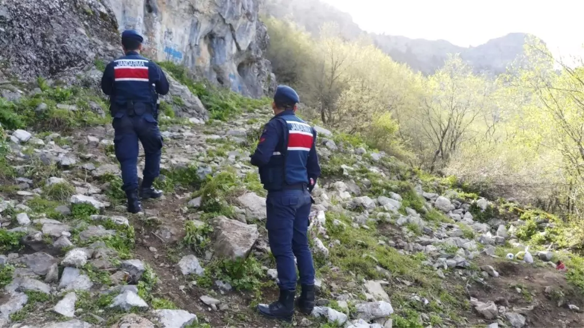 Konya\'da Ormanlık Alanda Çıplak Erkek Cesedi Bulundu