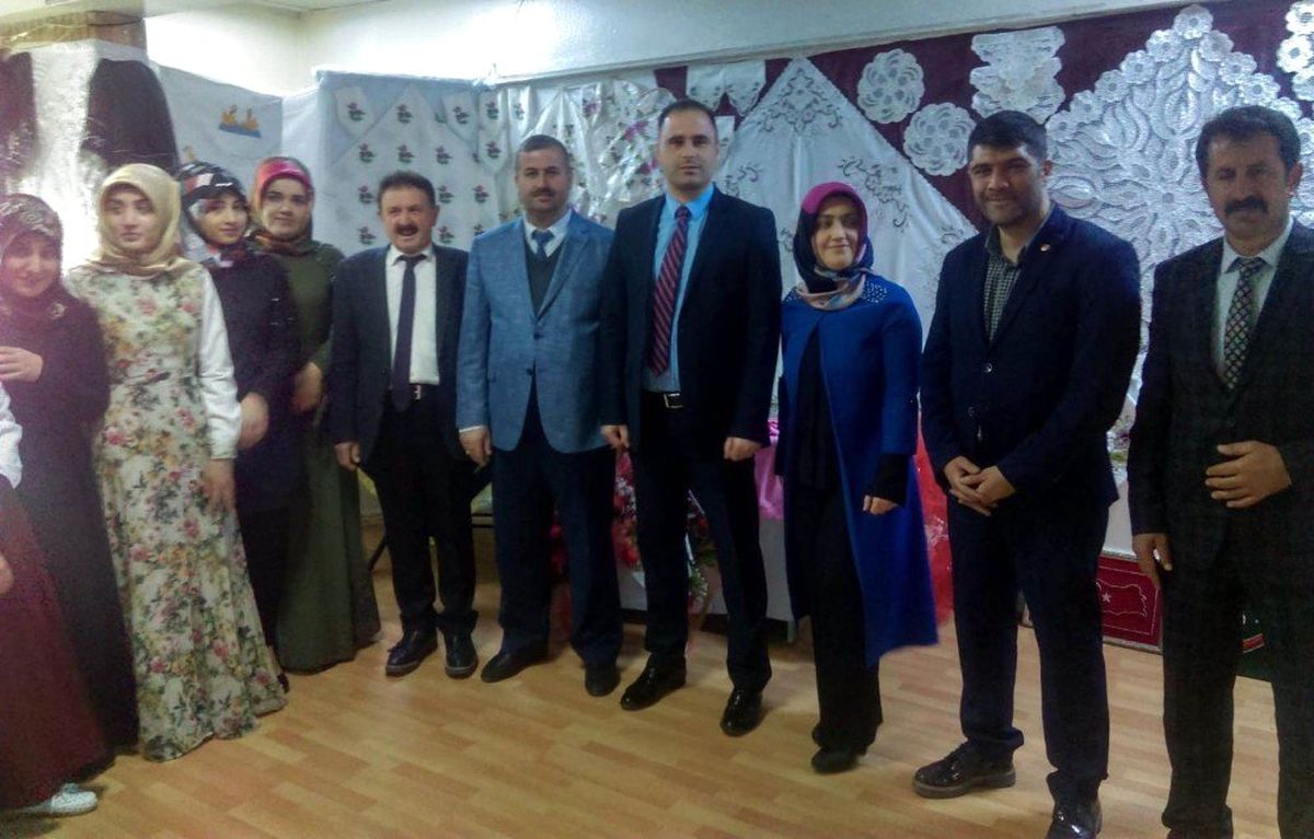 Pasinler\'de El Emeği Göz Nuru Eserler Sergilendi