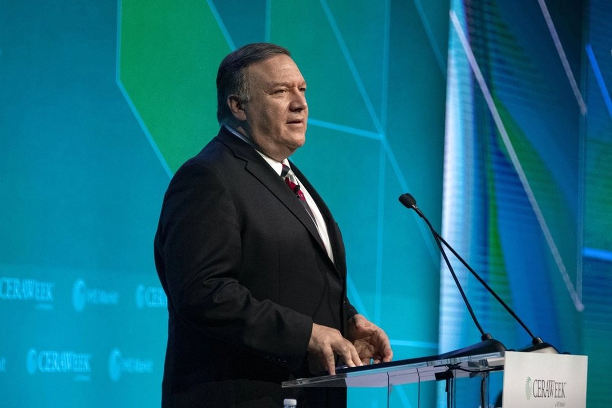 Pompeo: "Maduro Ülkeyi Terk Edecekti, Rusya İkna Etti"