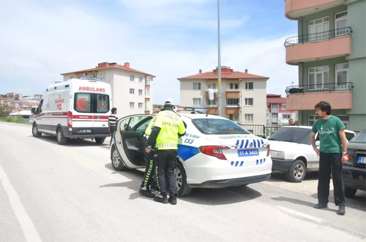 Seyir Halindeki Motosiklet Sürücüsü Motorunu Kaydırarak Düşmesi Sonucu Yaralandı