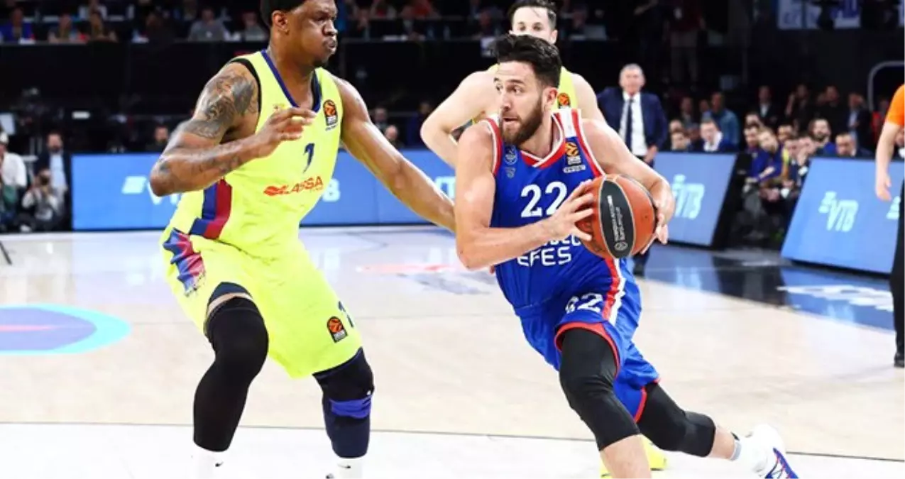 Anadolu Efes, Barcelona Lassa\'yı 80-71 Mağlup Ederek Final-Four\'a Yükseldi!