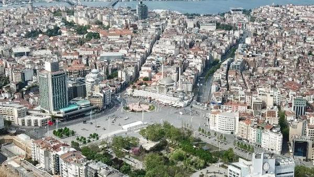 Taksim Meydanı\'ndaki Son Durum Havadan Fotoğraflandı