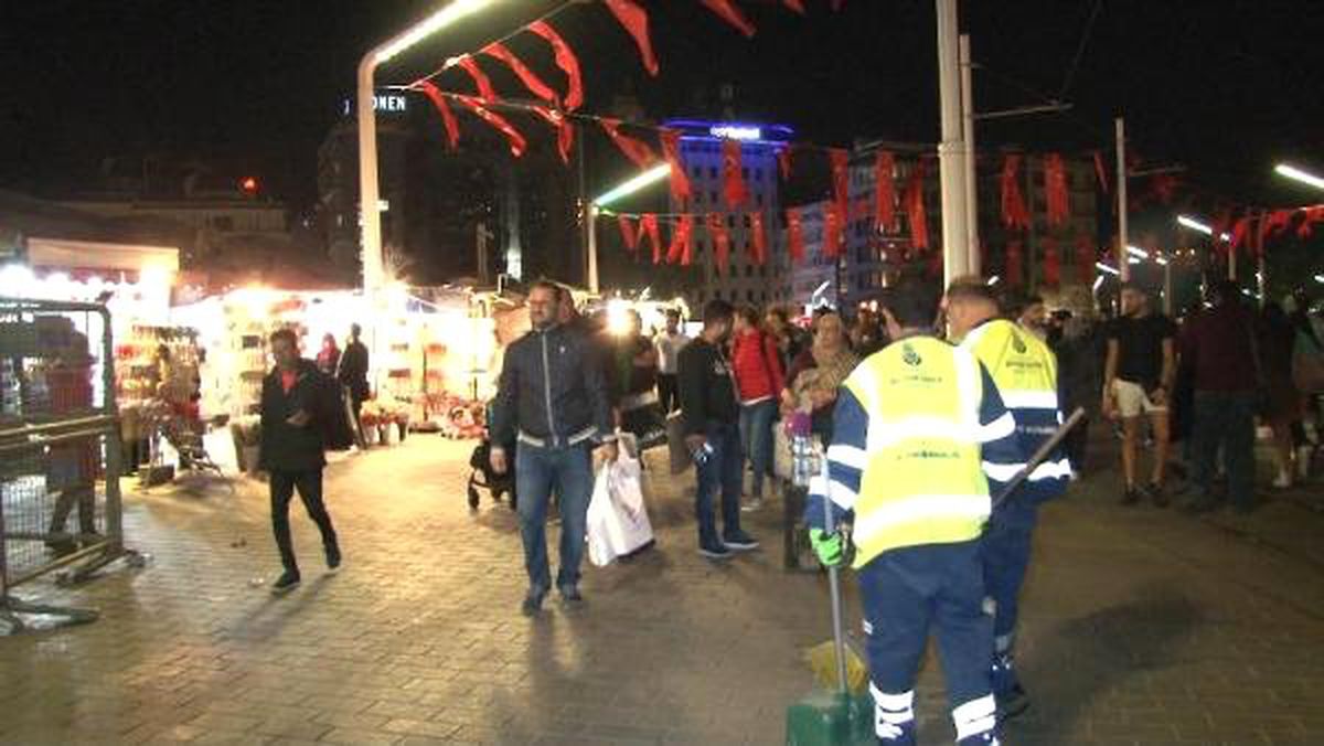 Taksim Meydanı Trafiğe Açıldı