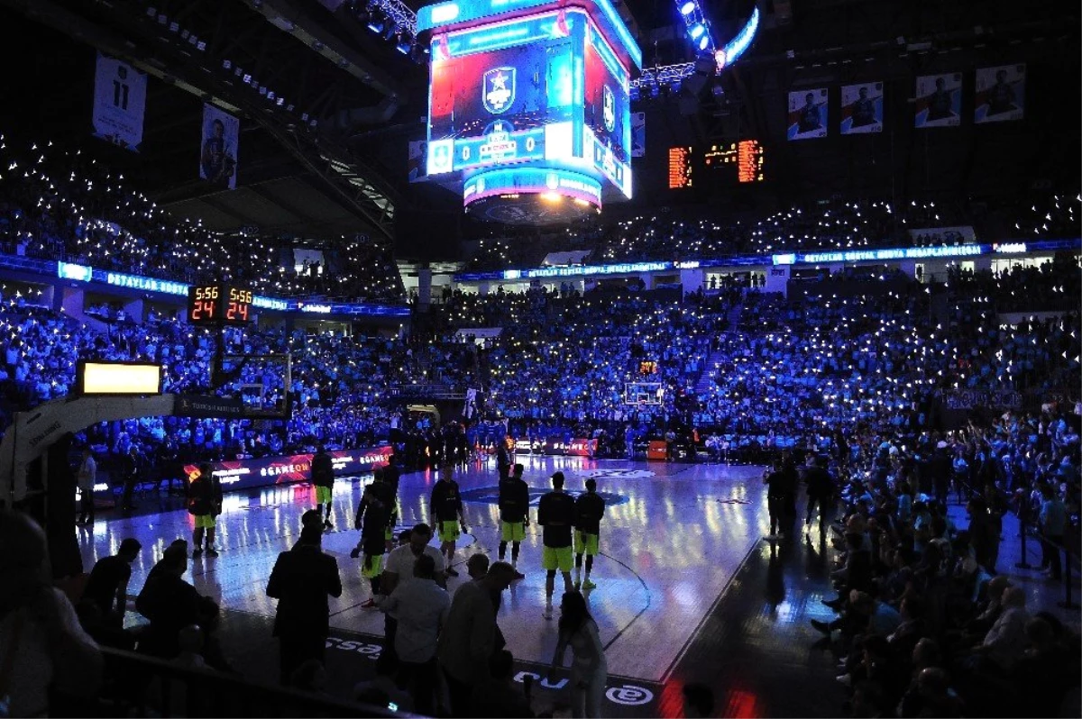 THY Euroleague: Anadolu Efes: 80 - Barcelona Lassa: 71