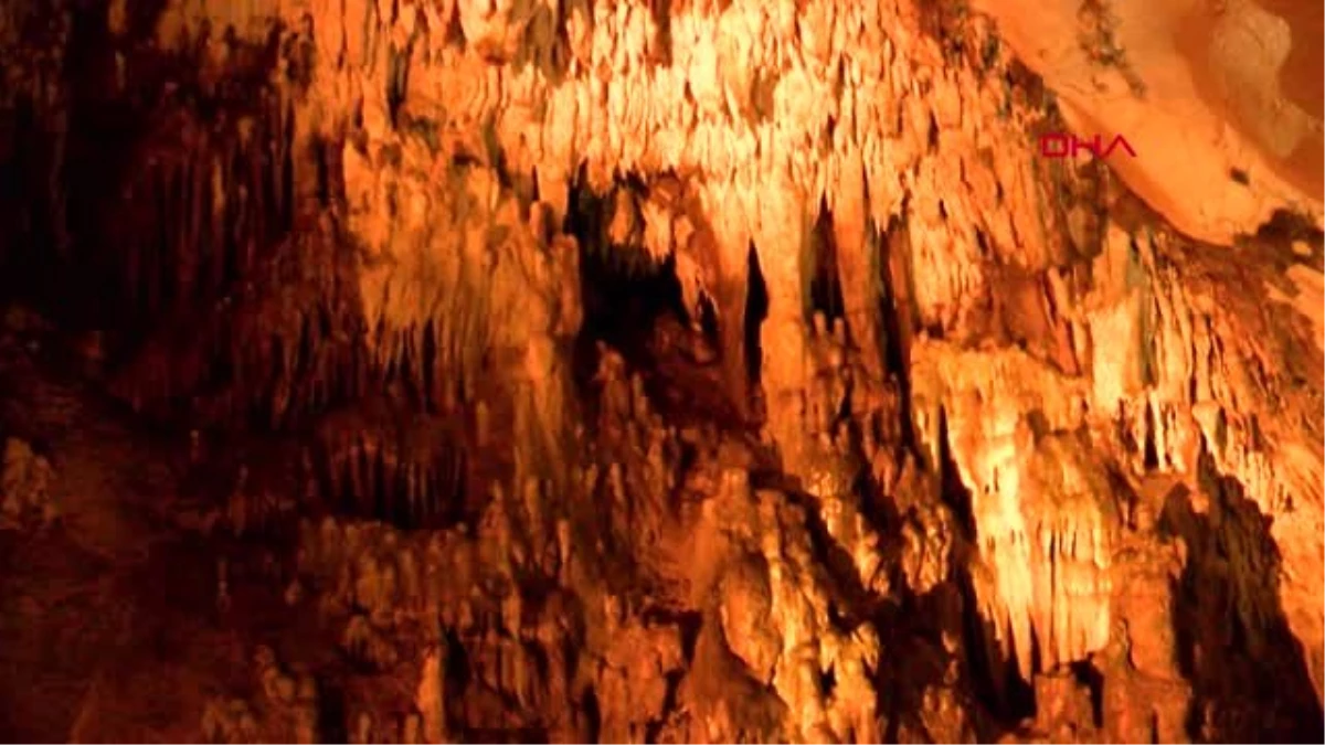 Tokat Ballıca Mağarası\'nı 1 Yılda 140 Bin Kişi Ziyaret Etti