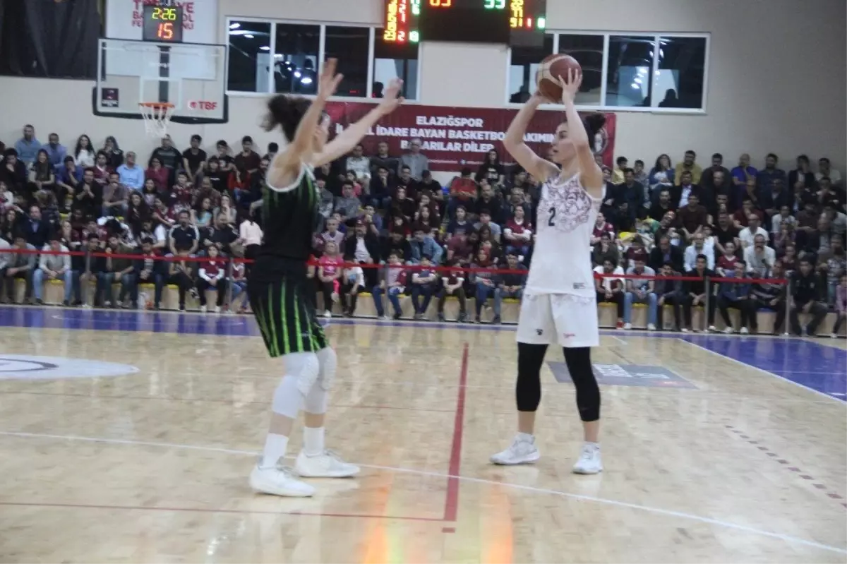 Türkiye Kadınlar Basketbol 1. Ligi Play-Off: Elazığ İl Özel İdare: 90 - Urla Belediyesi: 50