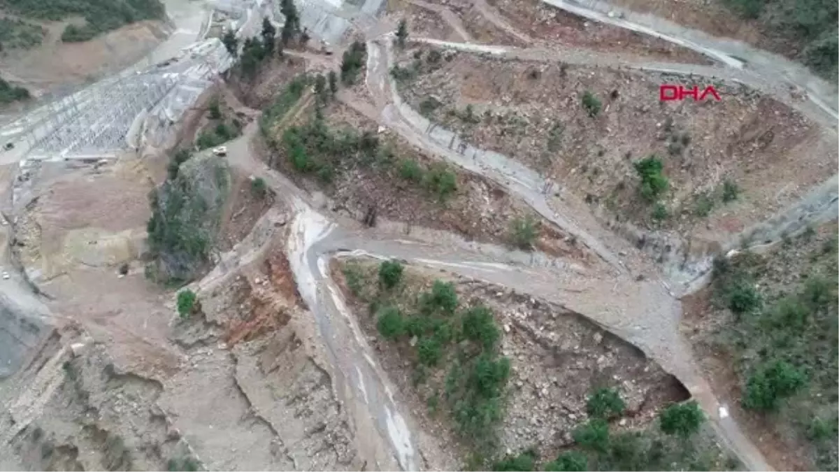 Adana\'da Hes İnşaatında Yükleme Havuzundaki Kapak Kırıldı: 1 Ölü, 3 Yaralı