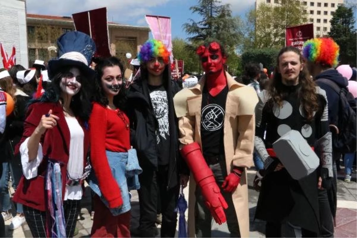 Anadolu Üniversitesi\'nin Renkli Bahar Yürüyüşü