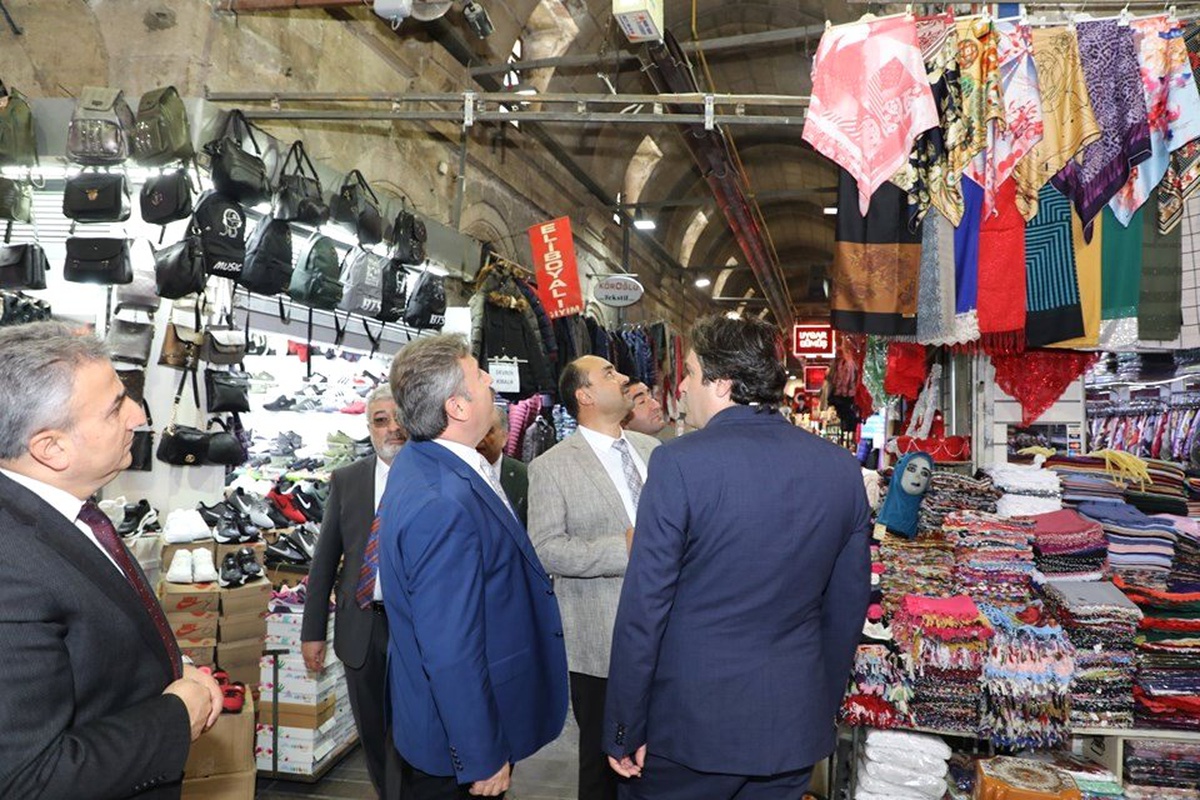 Başkan Palancıoğlu: "Tarihi Kayseri Kapalı Çarşı\'sı Bugünün Modern Alışveriş Merkezleri (Avm)...