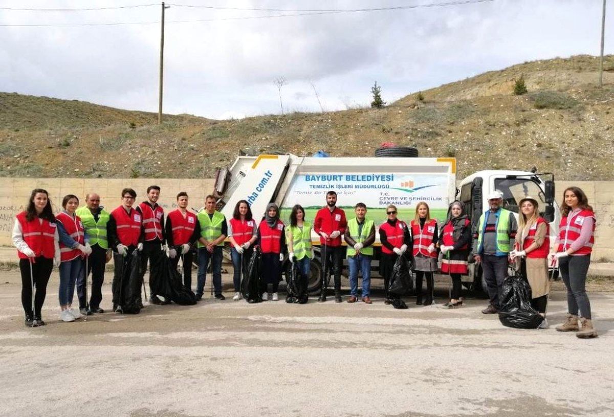 Bayburt Belediyesi ve Türk Kızılay Derneği\'nden Dayanışma Örneği