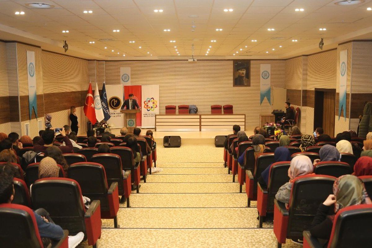 Beü\'de "Doğu\'nun Yedinci Oğlu Sezai Karakoç" Konferansı