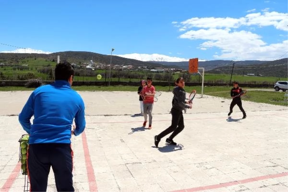 Bingöllü Öğrencilerin Hedefi, Kort Tenisinde Türkiye Şampiyonluğu
