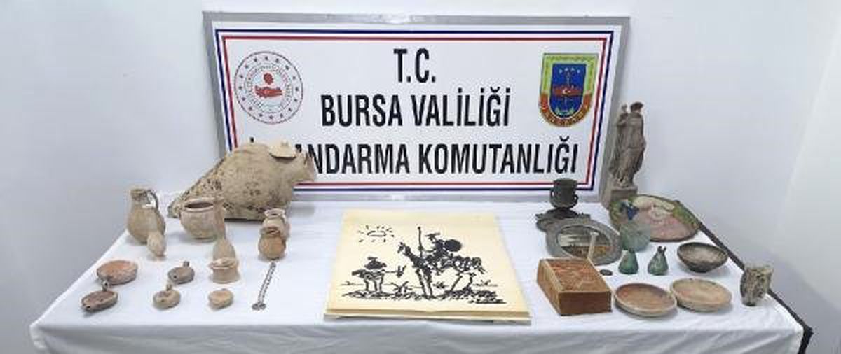 Bursa\'da Tarihi Eser Satıcılarına Operasyon