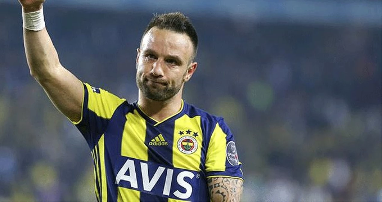 Fenerbahçe\'den Valbuena\'ya Tehdit Gibi Teklif: Sözleşmeden Maddeyi Kaldırmazsan, Oynayamazsın