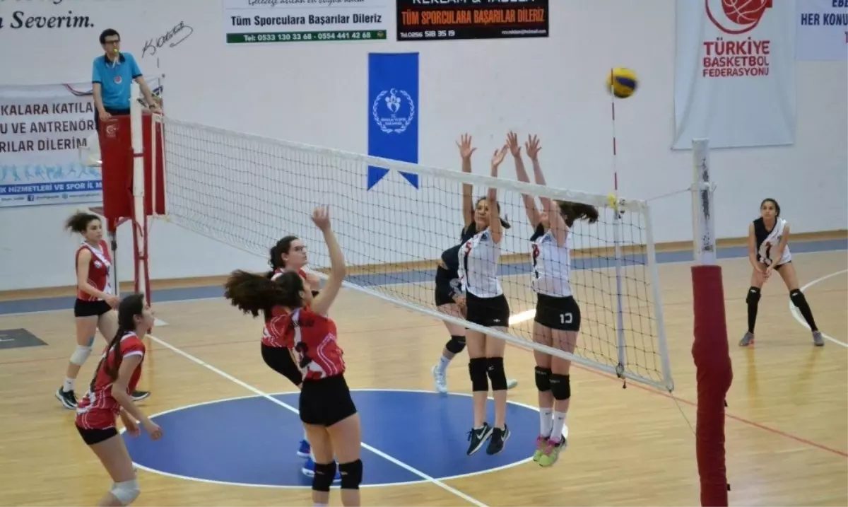 Gençlik Haftası Voleybol Turnuvası Başladı