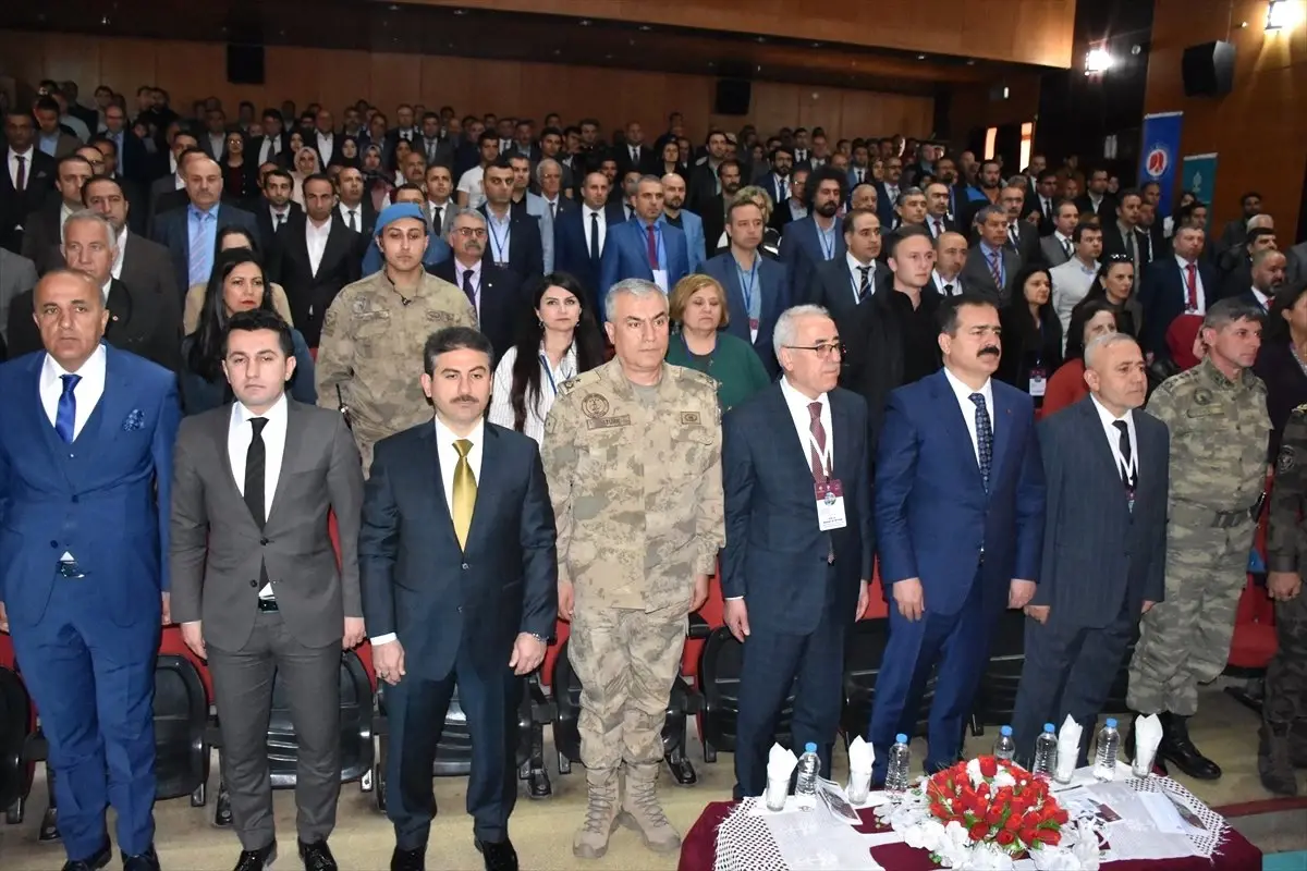 Hakkari Artık Halayların Çekildiği Festivallerin Yapıldığı Bir Şehir"