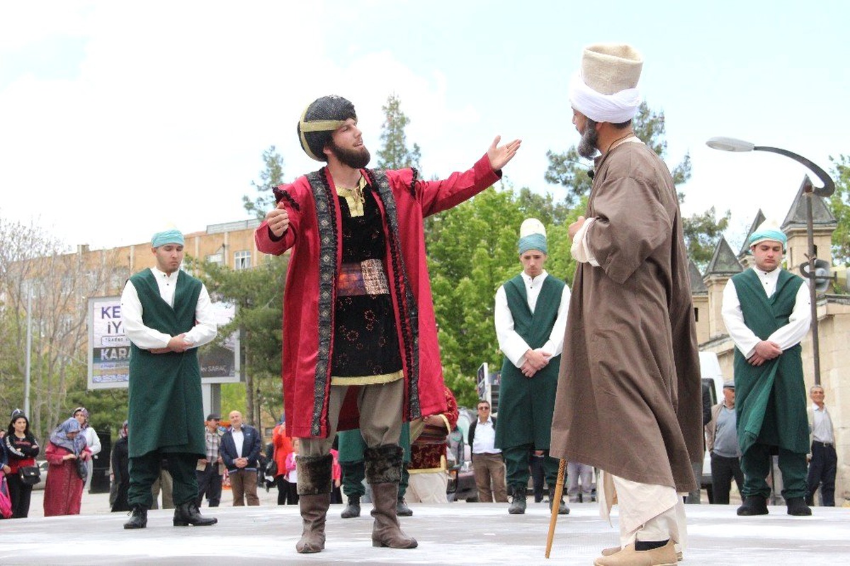 Hazreti Mevlana, Karaman\'dan Temsili Olarak Konya\'ya Uğurlandı