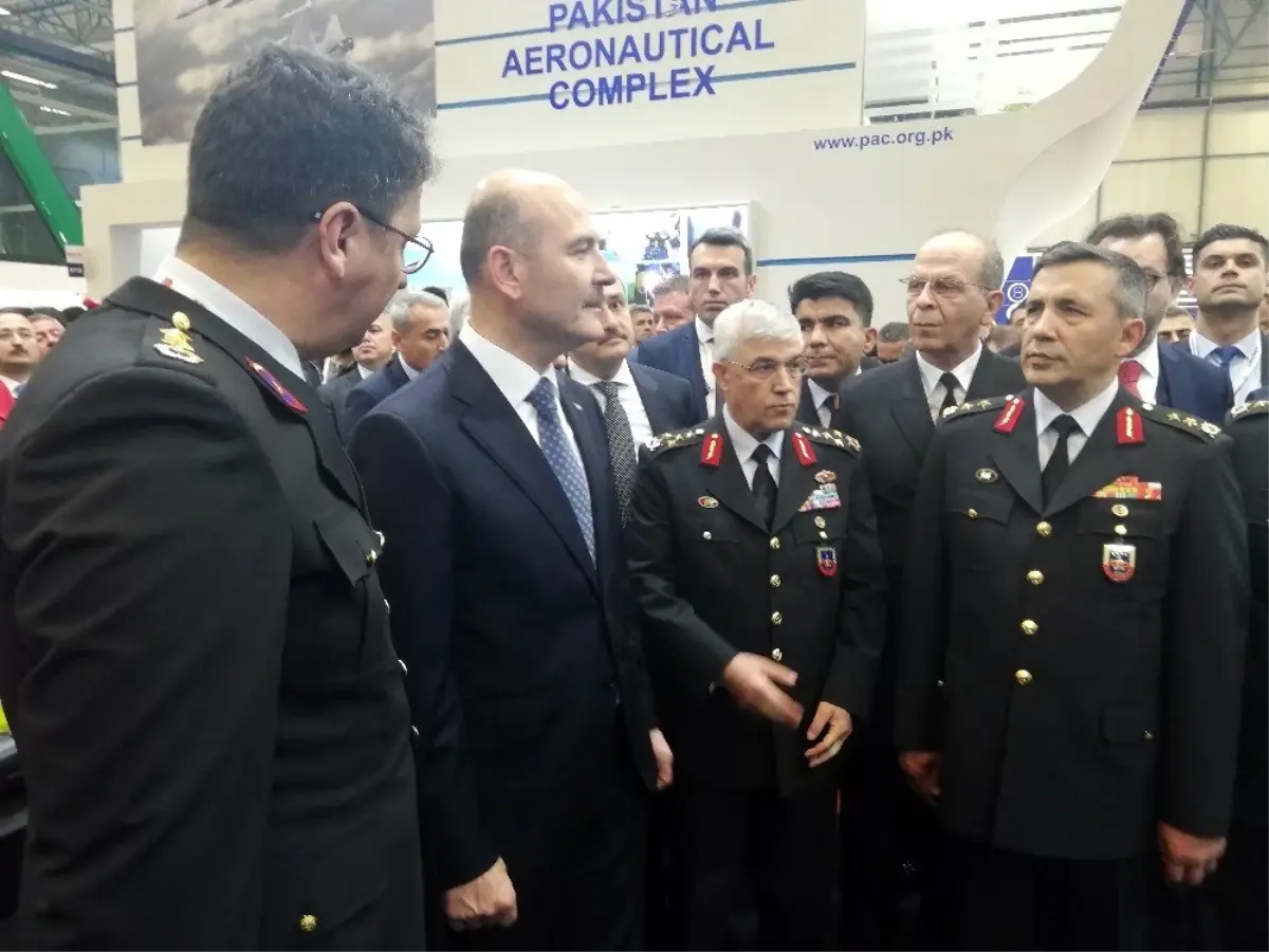 İçişleri Bakanı Soylu, Idef\'19 Fuarını Gezdi