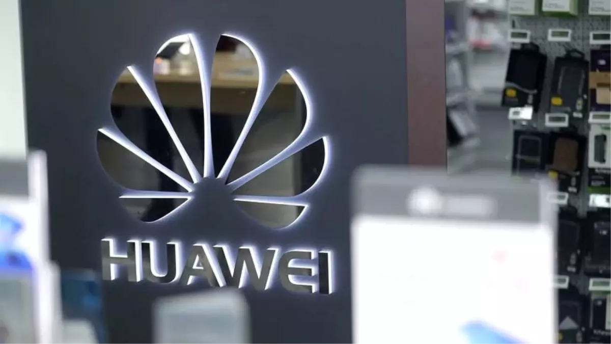 İngiltere Kaynıyor: Savunma Bakanı, Huawei Yüzünden Görevinden Alındı