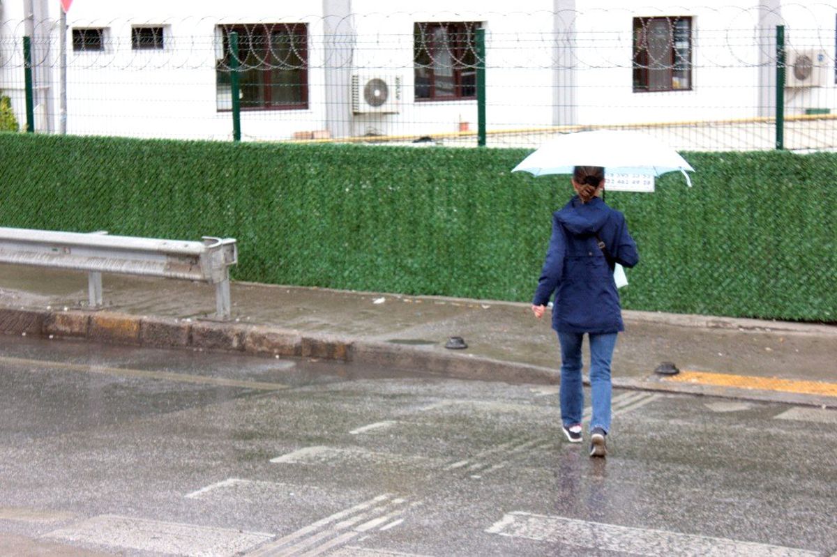 İstanbul\'da Bahar Yağmuru