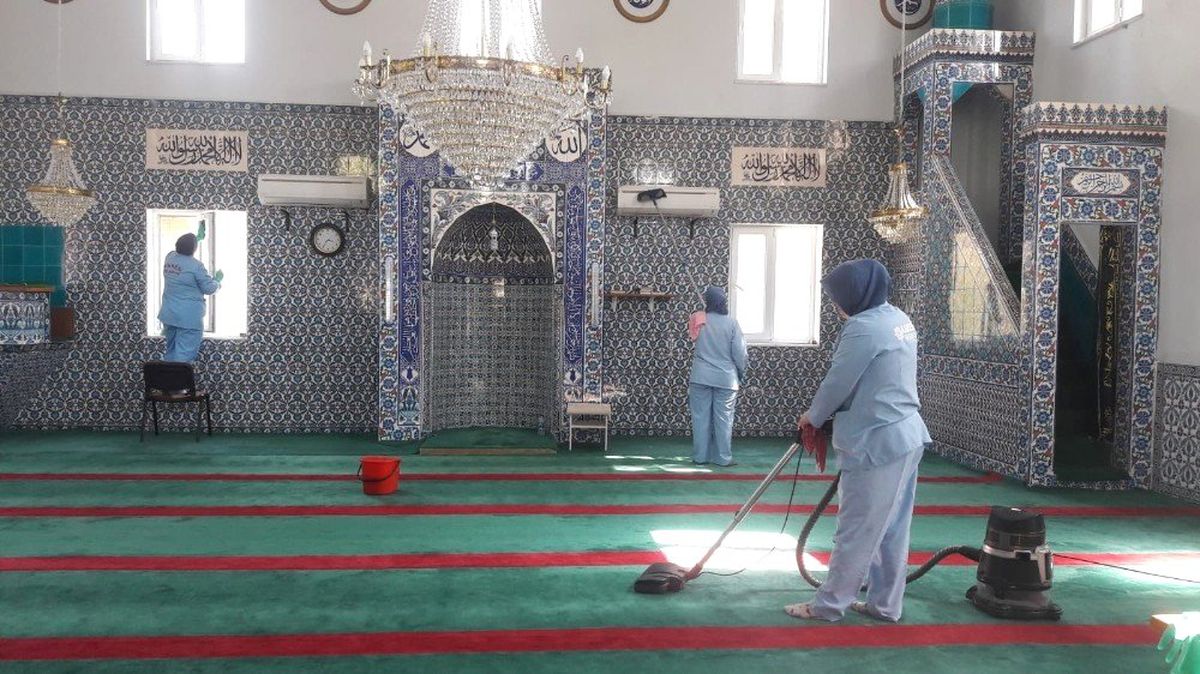 Karesi\'de İbadethanelerde Ramazan Temizliği