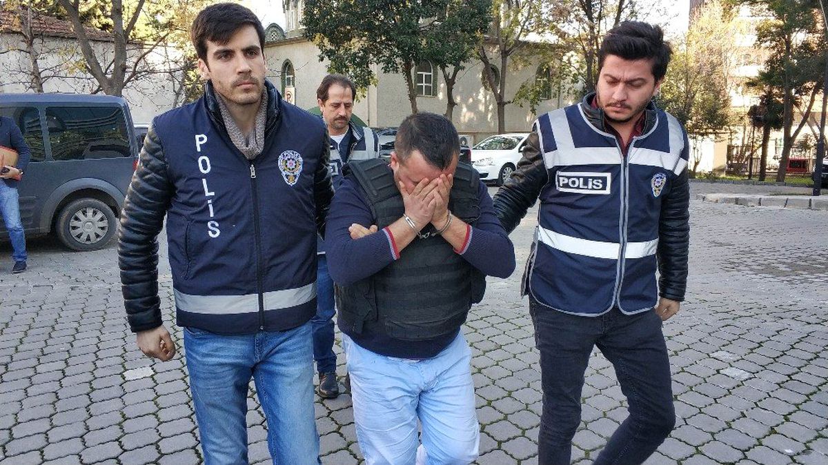 Karısını 25 Yerinden Bıçaklayıp Öldüren Koca: "Bir Anlık Sinirle Oldu"