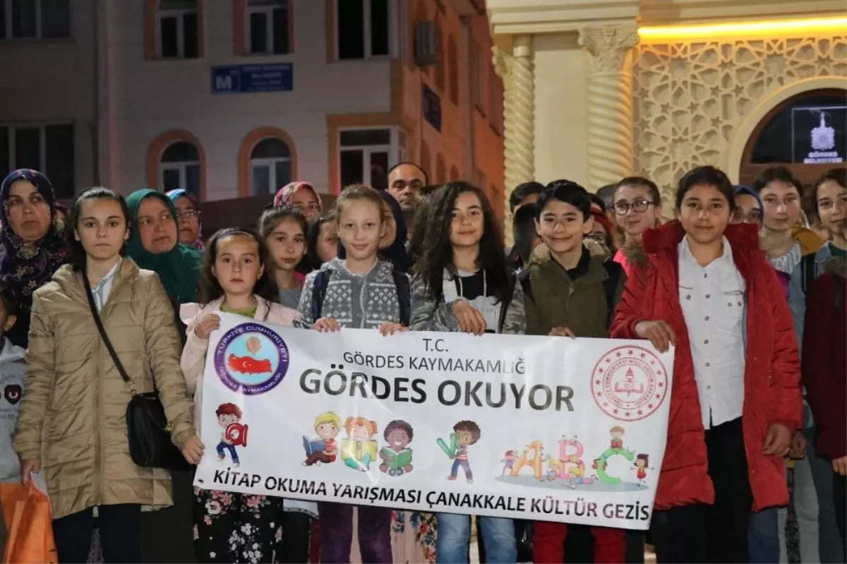 Kitap Okuyarak Derece Girenler Çanakkale Gezisiyle Ödüllendirildi