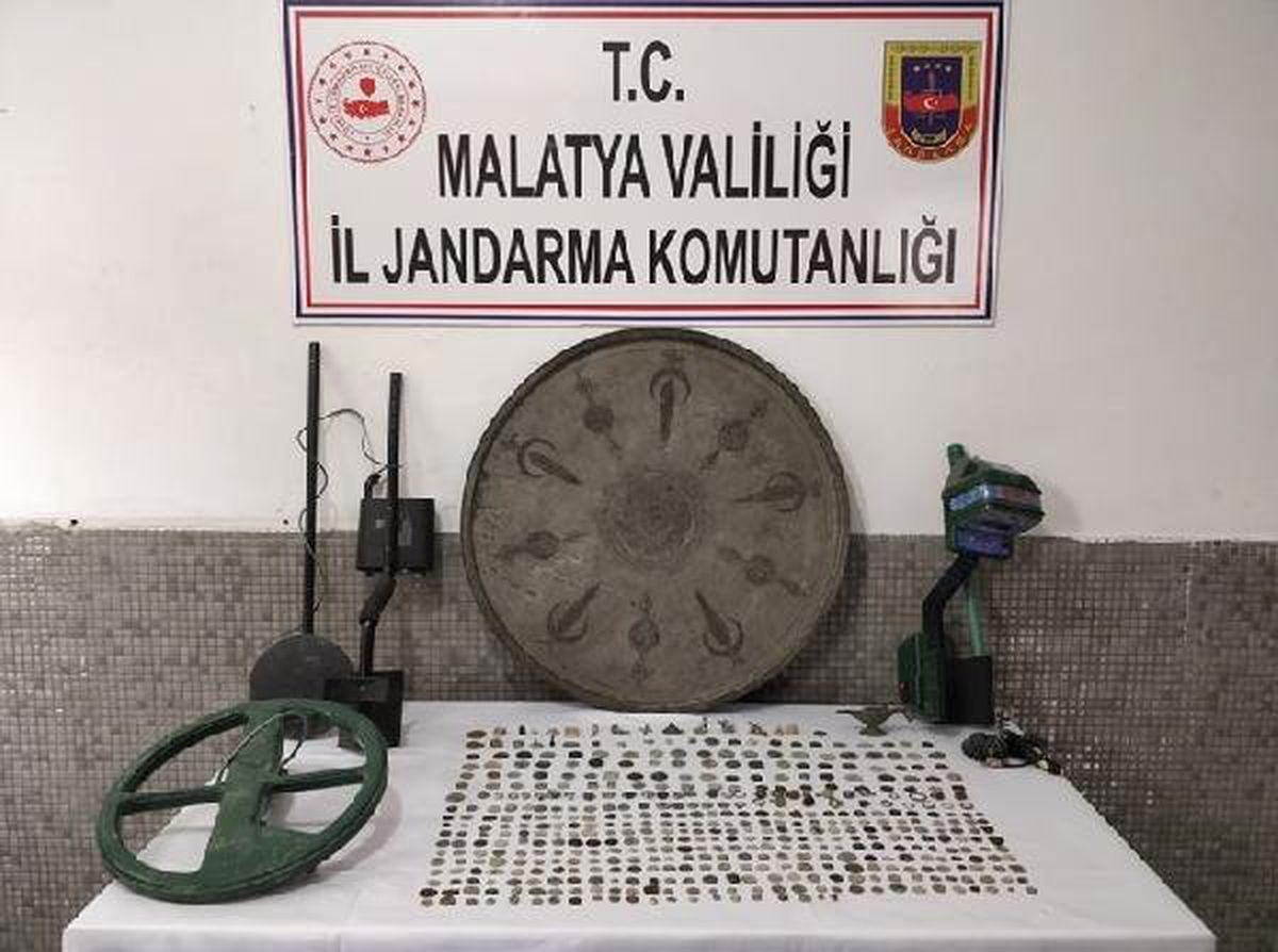 Malatya\'da 5 Milyon Lira Değerinde 484 Parça Tarihi Eser Ele Geçirildi
