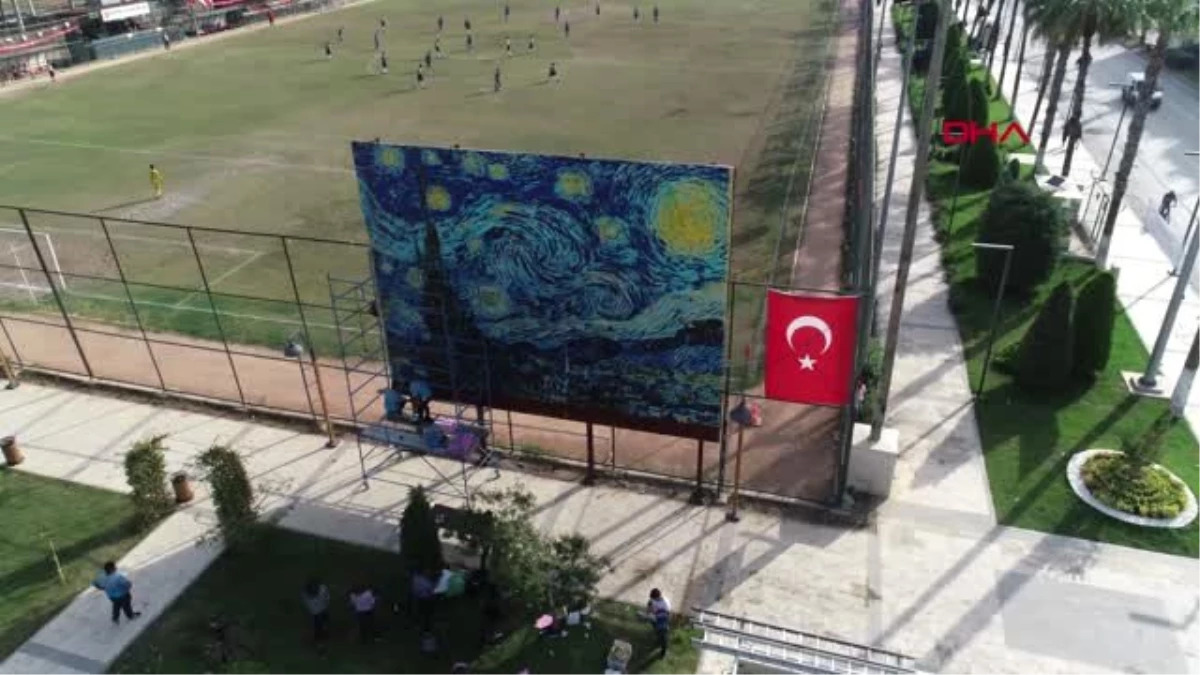 Mersin 5 Bin Öğrenciden 3 Milyon Toplu İğne ve Pul ile Van Gogh Tablosu