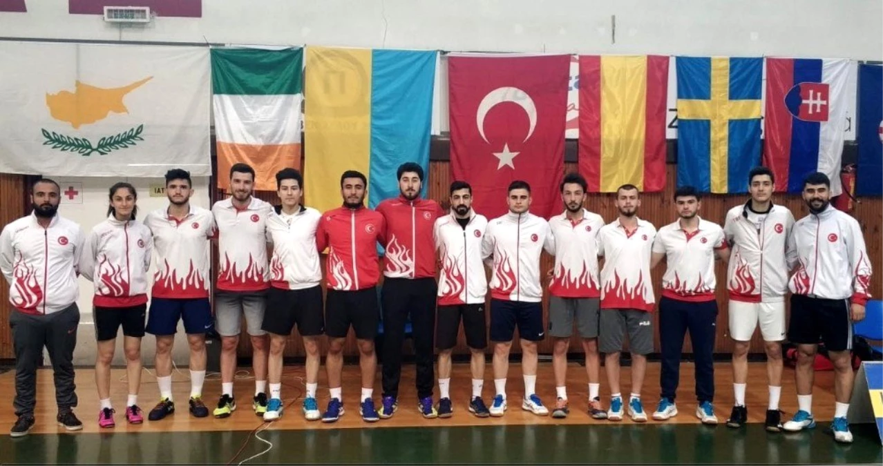 Milli Badmintoncular Yunanistan\'da Madalya Peşinde