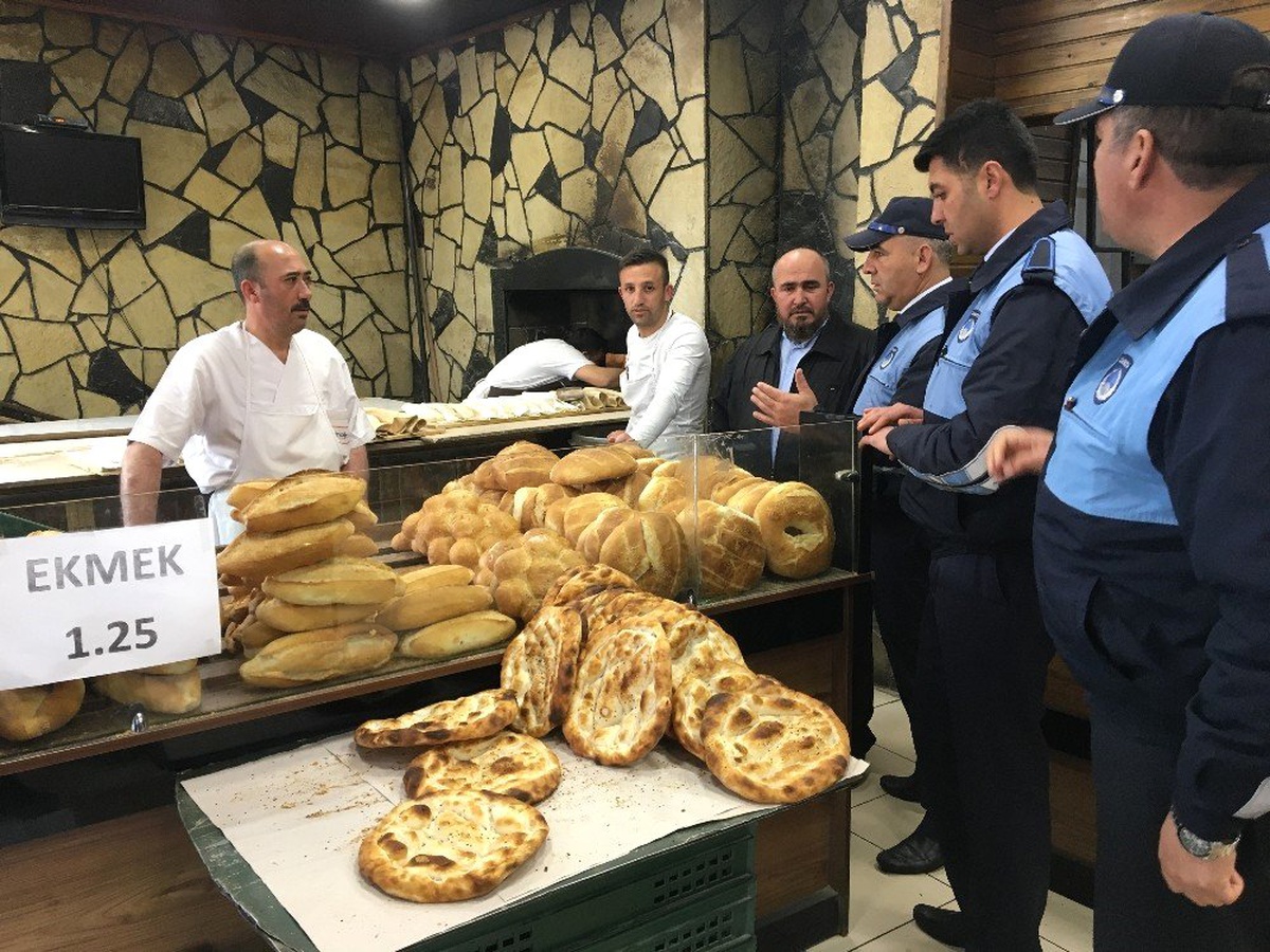 Niğde\'de Zabıtadan Tarifeye Uymayan Fırınlara Baskın