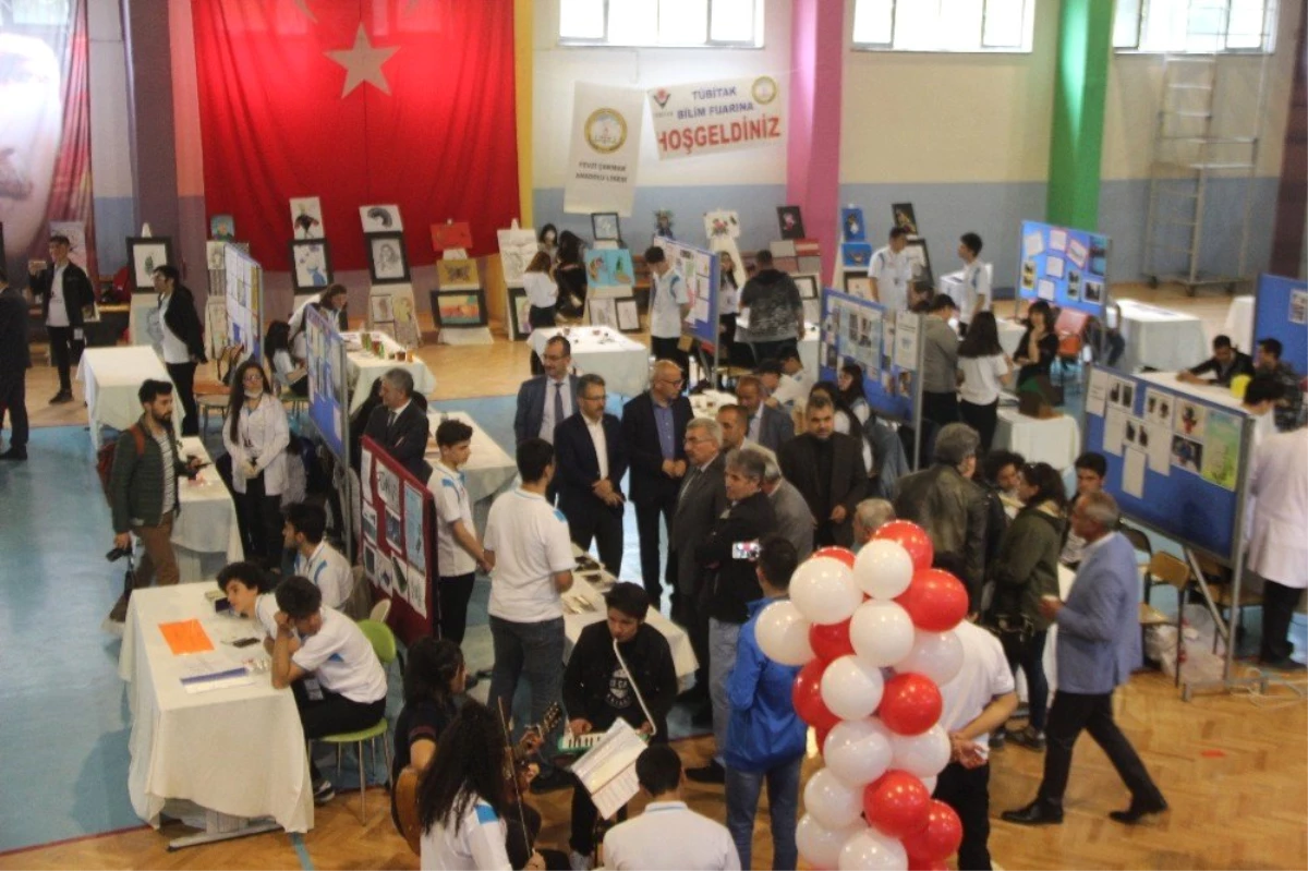 Öğrencilerin Projelerinin Bulunduğu Tübitak Sergisi Açıldı