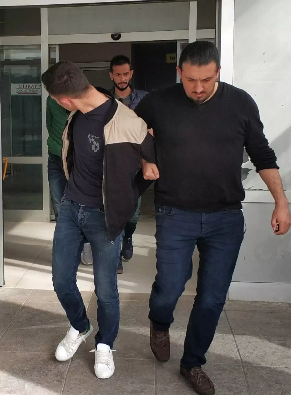 Samsun\'da Bıçakla Bir Kişiyi Ağır Yaralayan Genç Tutuklandı