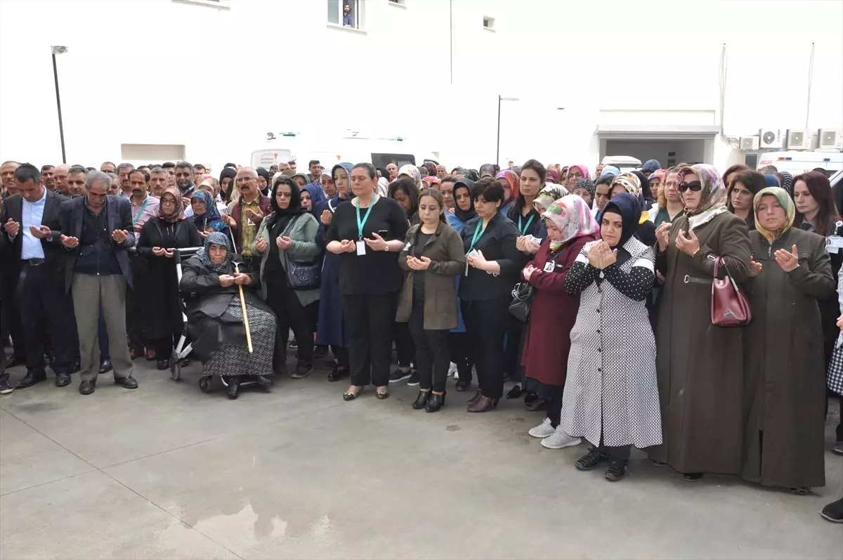 Şanlıurfa\'da İşçileri Taşıyan Midibüsün Devrilmesi