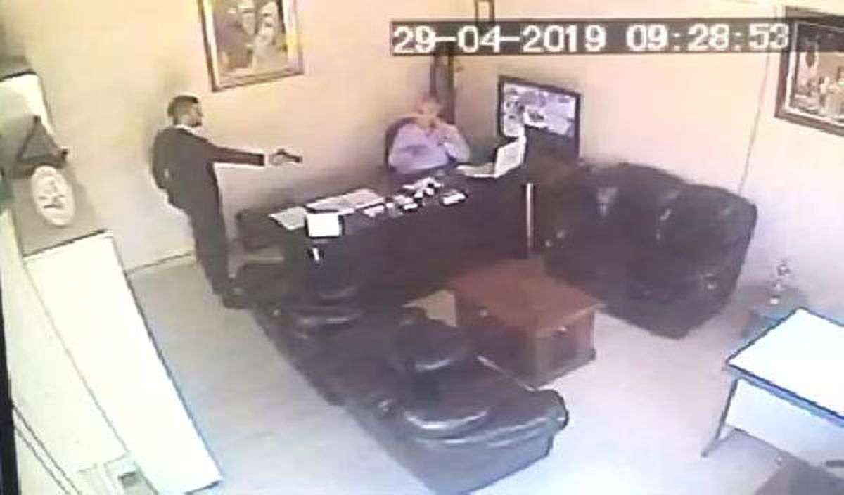 Tabancalı Saldırgana Yaralı Halde Sopayla Direndi