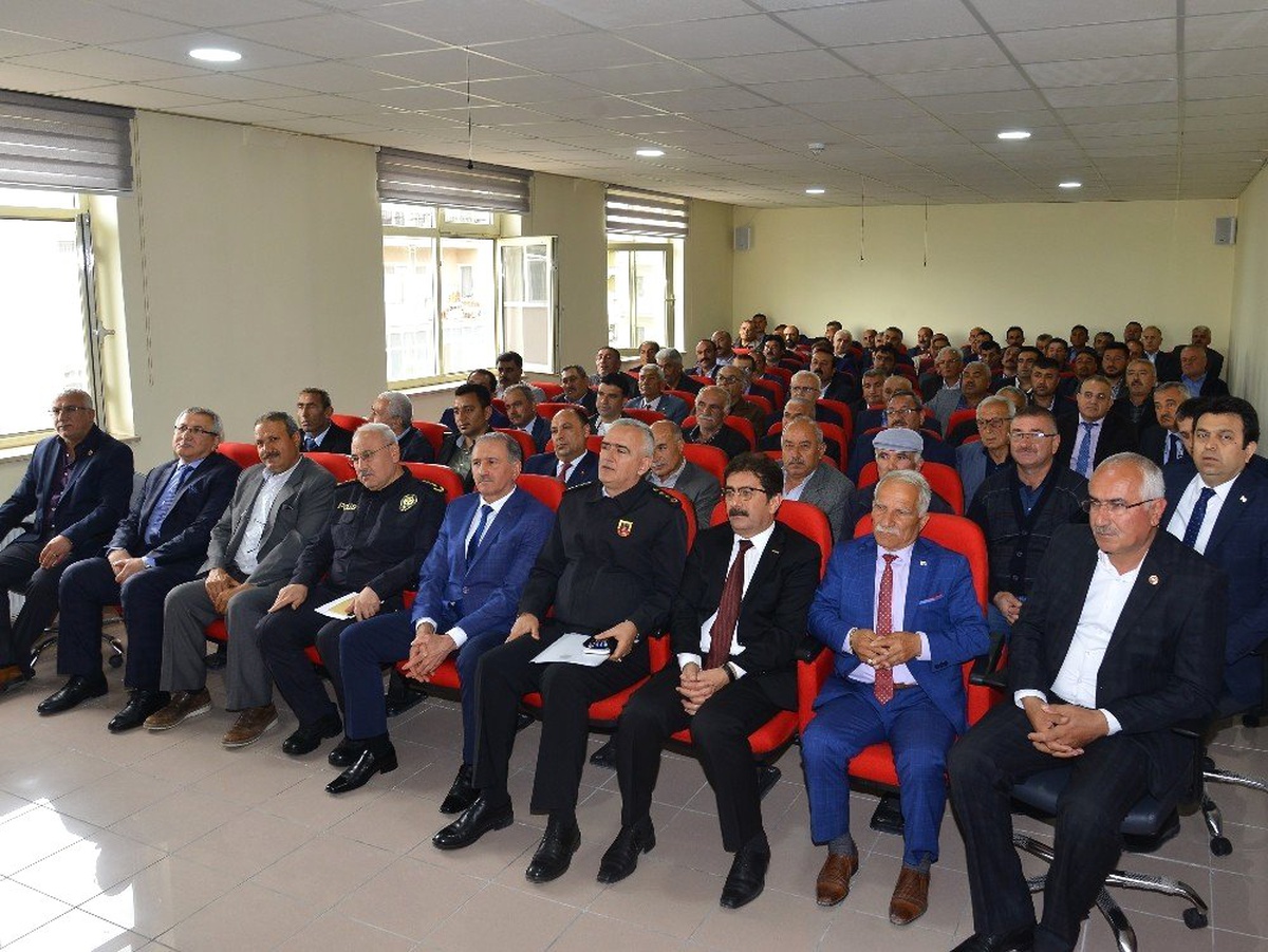 Vali Akın, Muhtarlarla Bir Araya Geldi