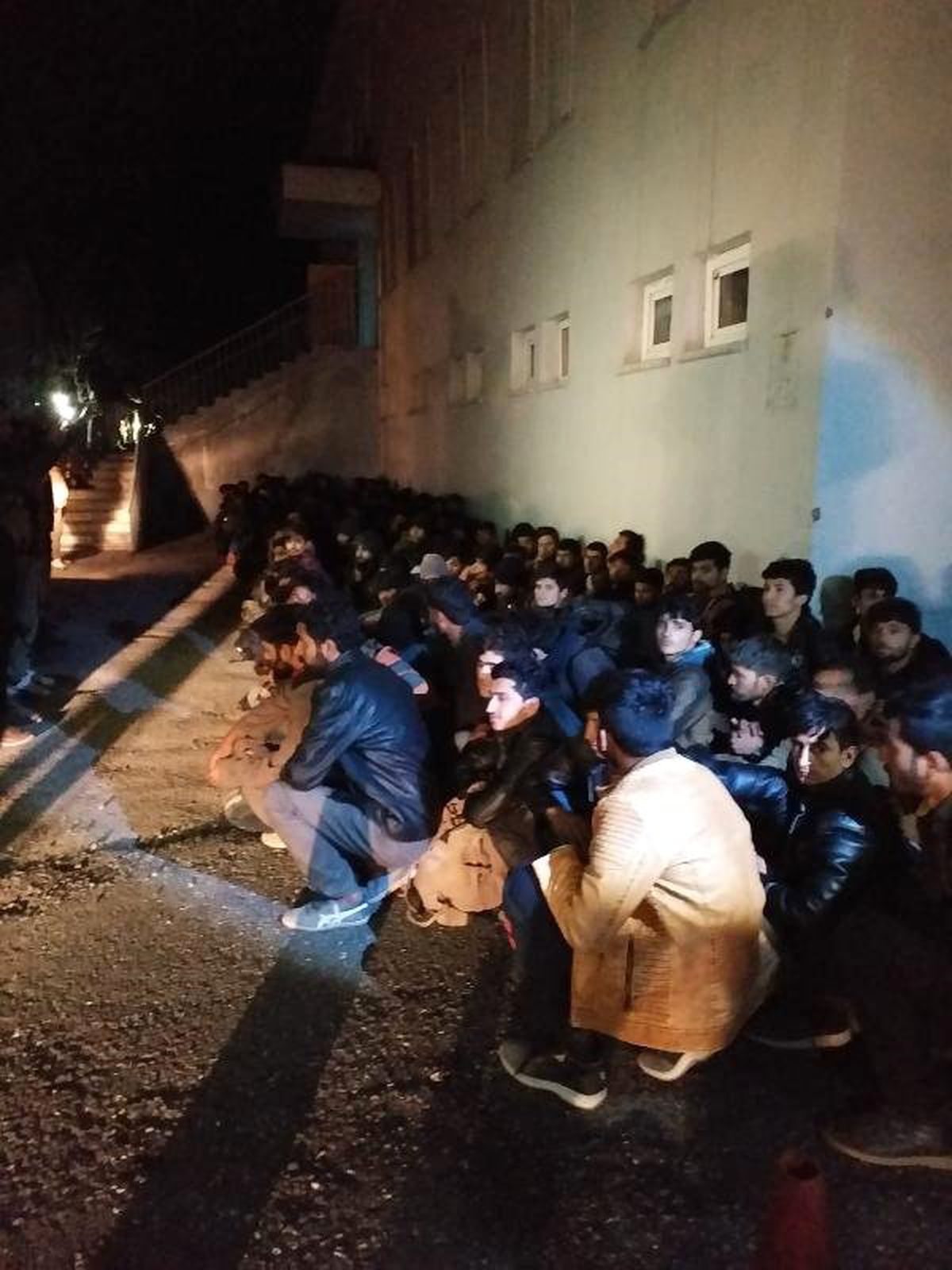 Van\'da 221 Kaçak Yakalandı, 3 Organizatör Tutuklandı