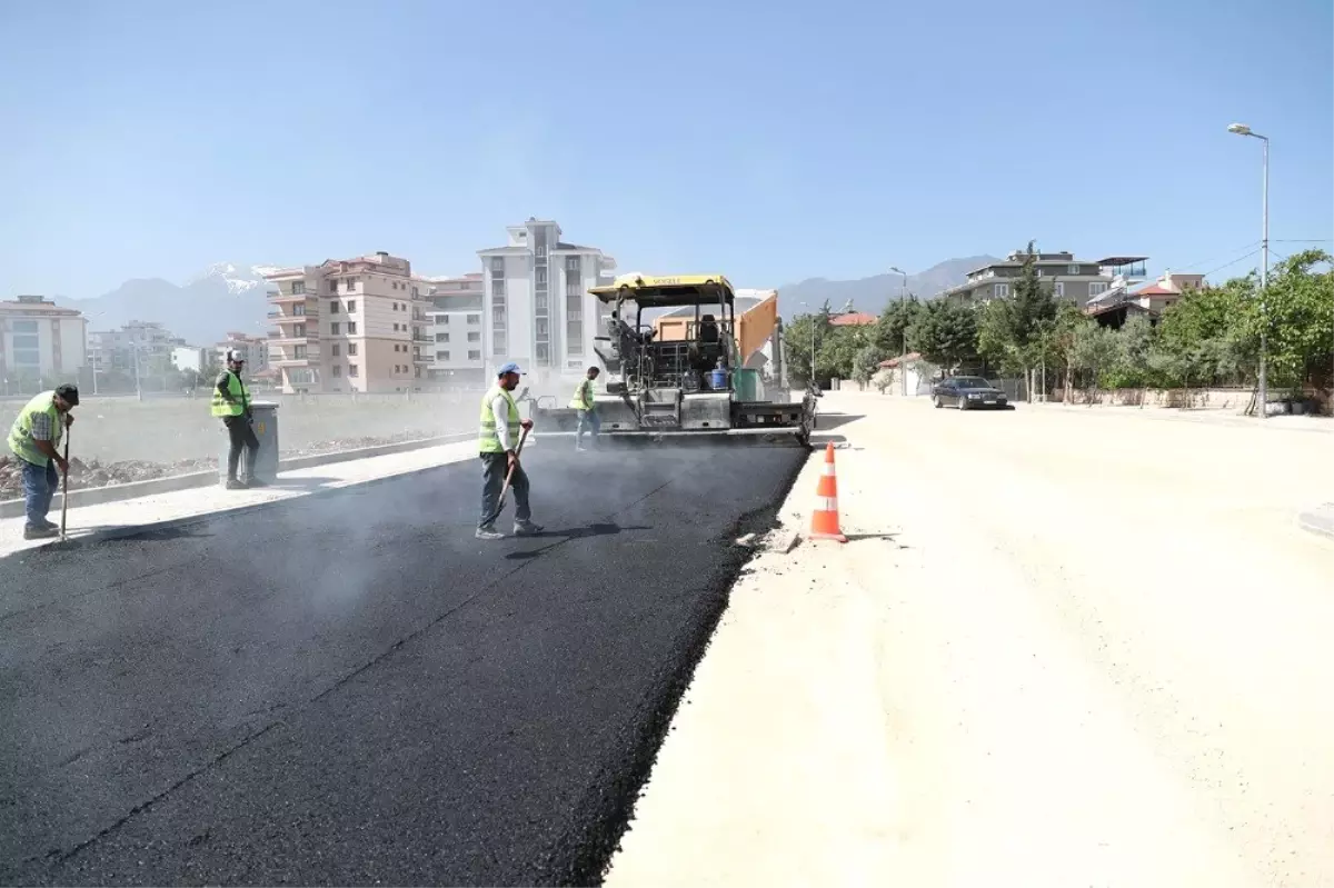 Yenişafak Mahallesinde Üst Yapı Çalışmaları Devam Ediyor