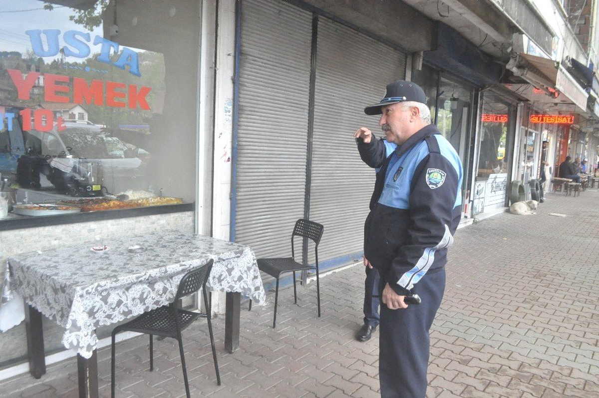 Zabıta Ekipleri Kaldırım İşgaline Göz Açtırmıyolar